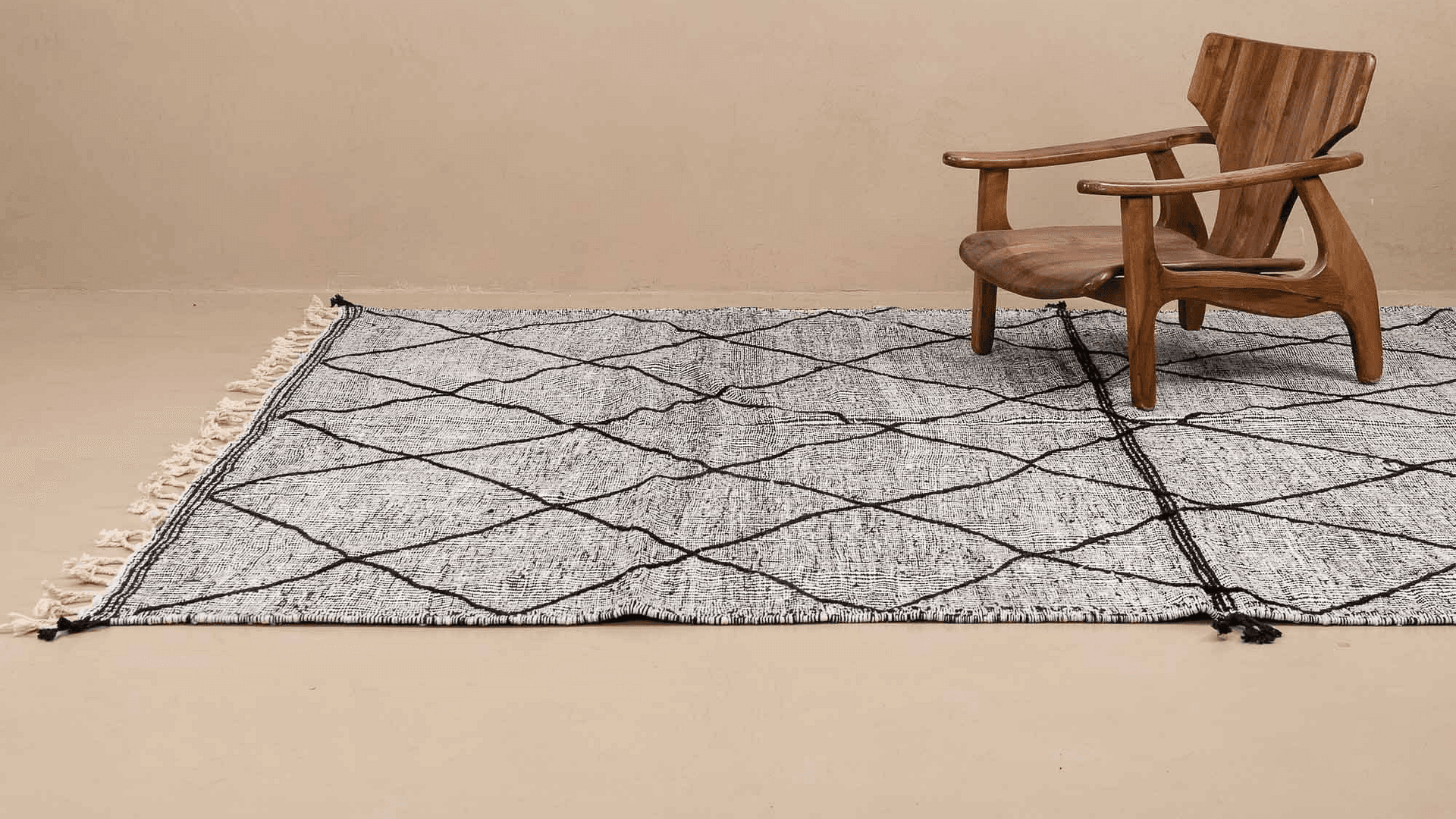 Neutral Crisscross Kilim Taznakht Rug