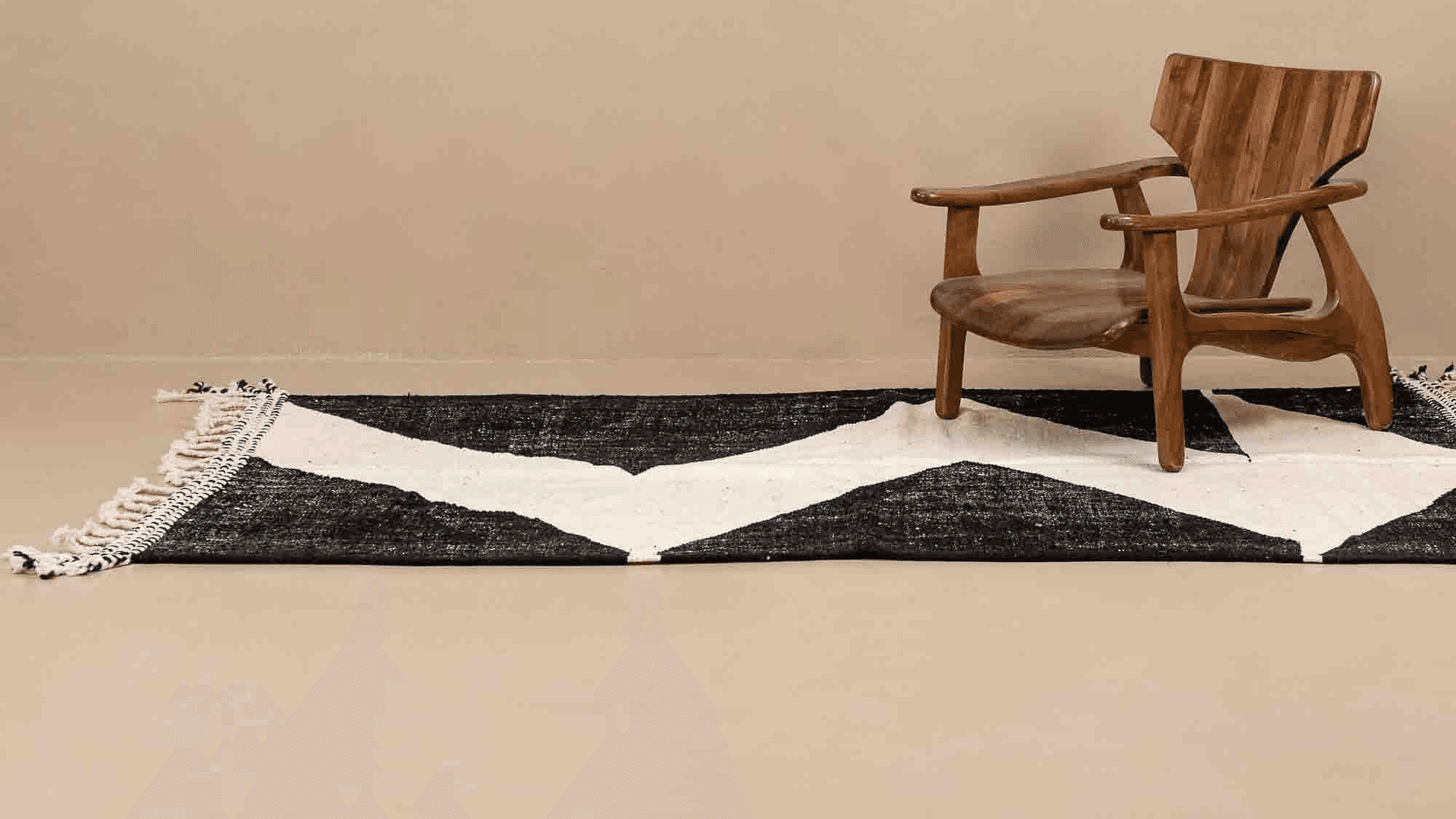 Black Chevron Kilim Taznakht Rug