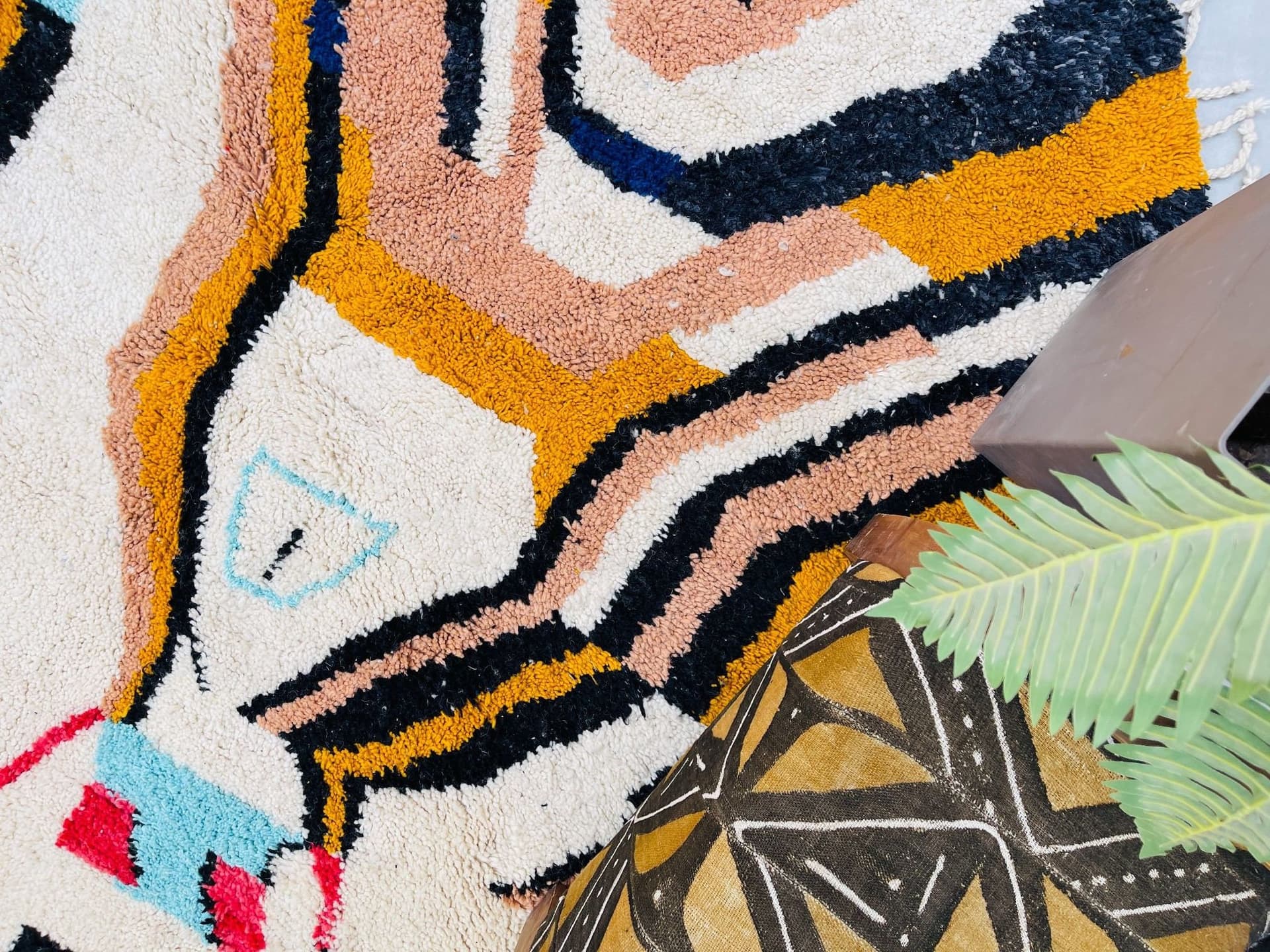 Multicolor Abstract Round Rug