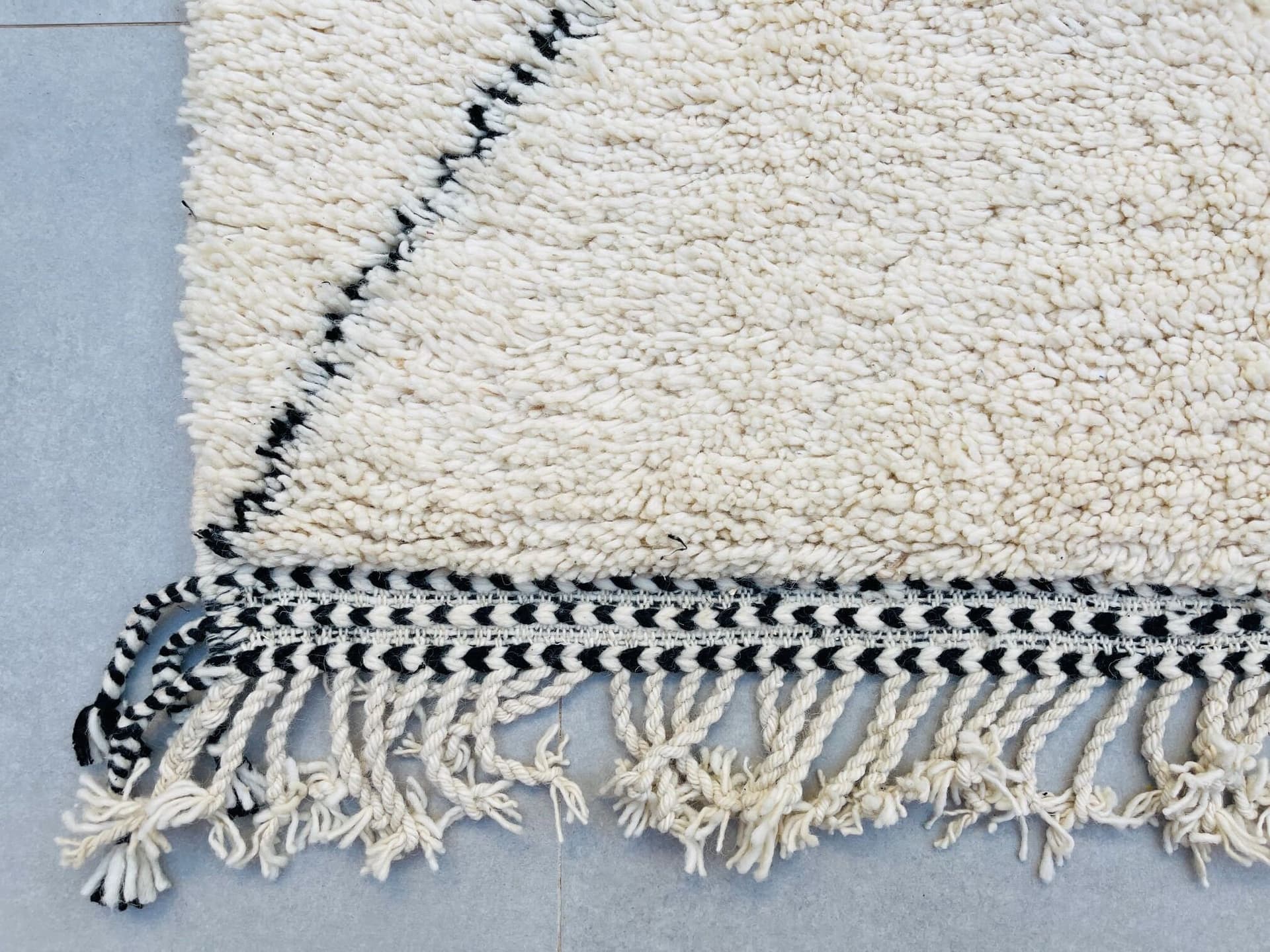 Neutral Open Diamond Beni Ourain Rug