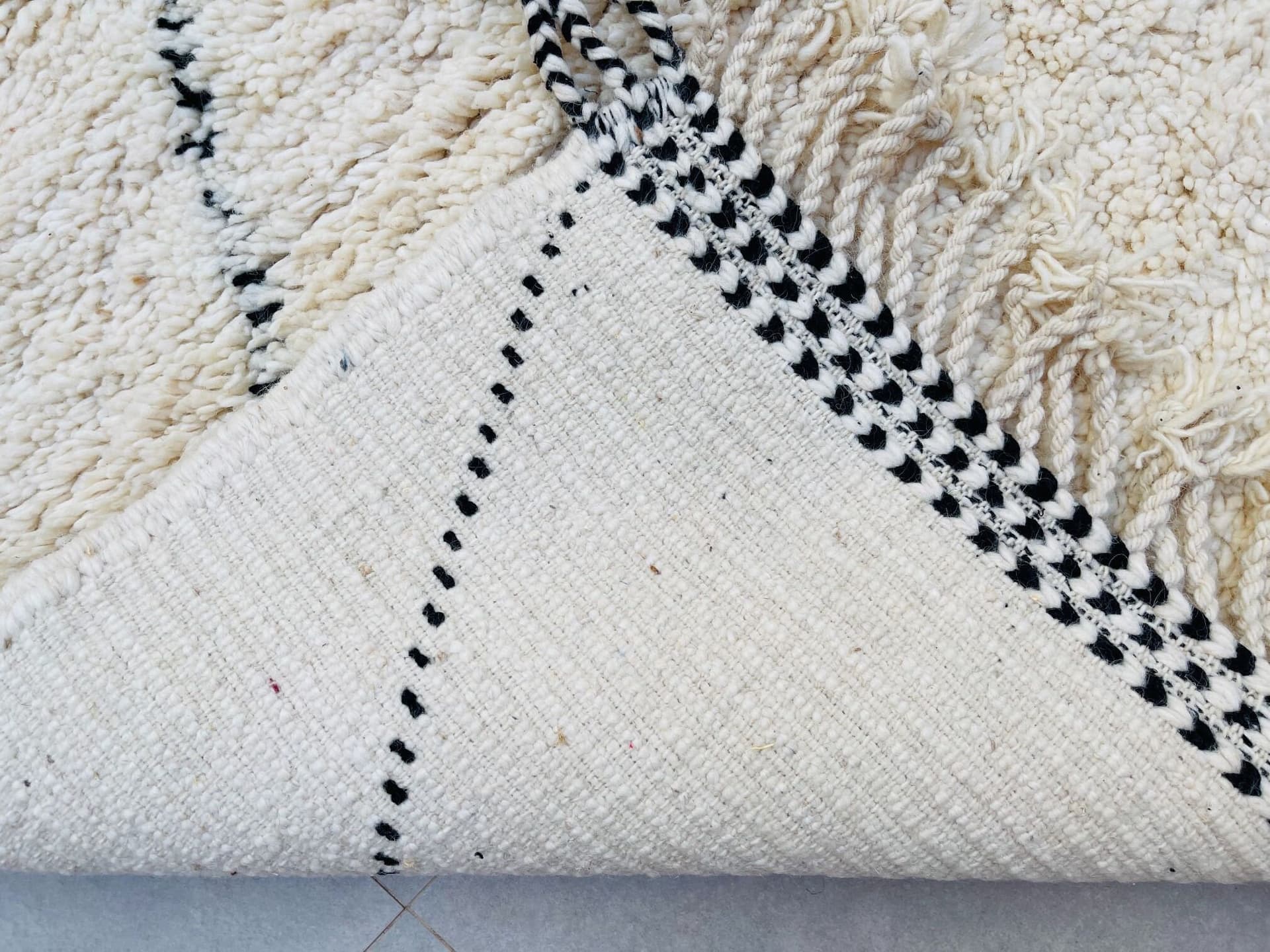 Neutral Open Diamond Beni Ourain Rug