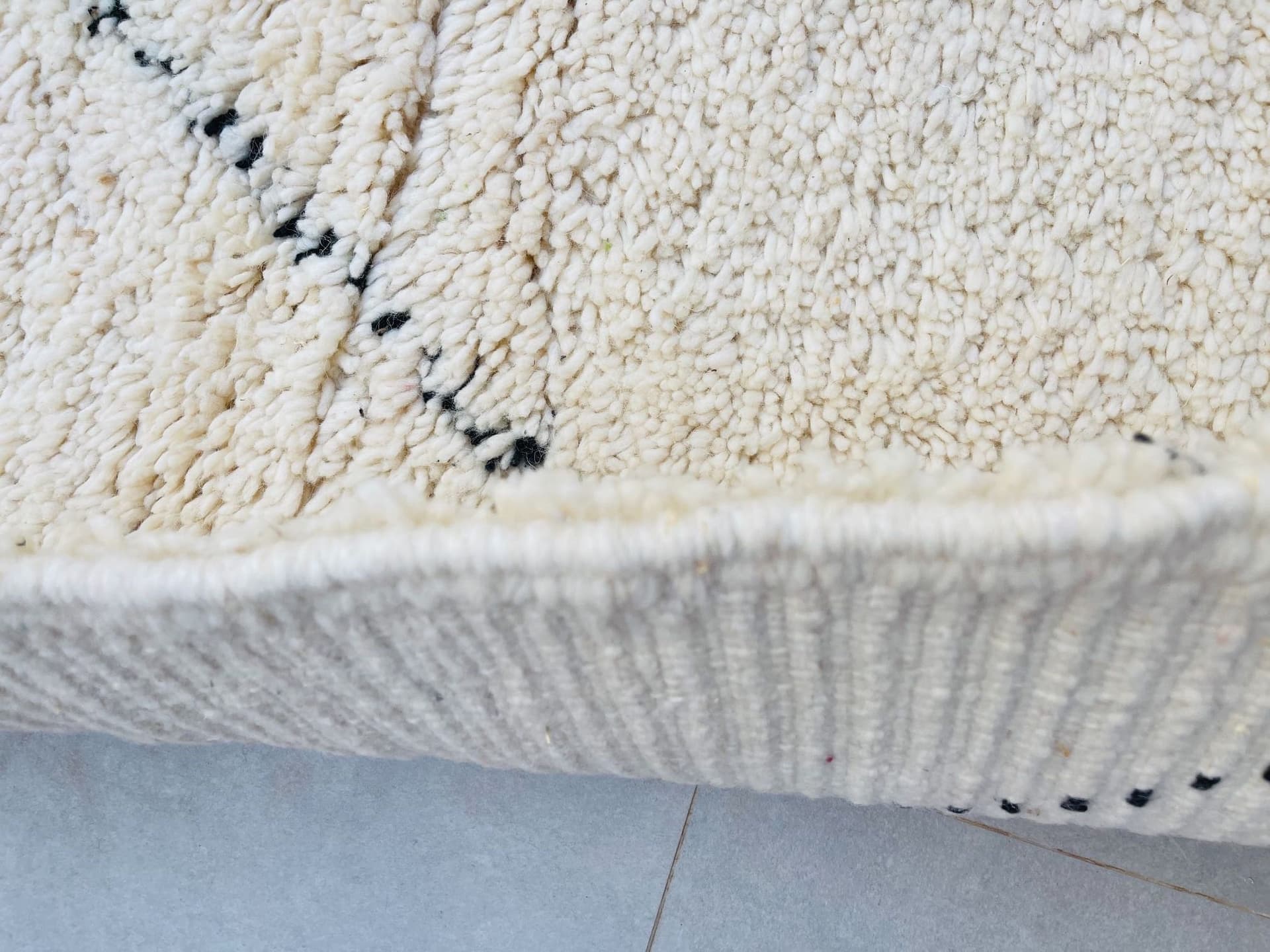 Neutral Open Diamond Beni Ourain Rug
