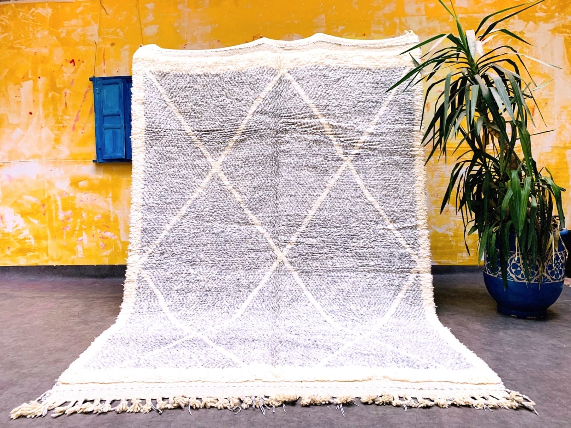 Neutral Outline Diamond Beni Ourain Rug