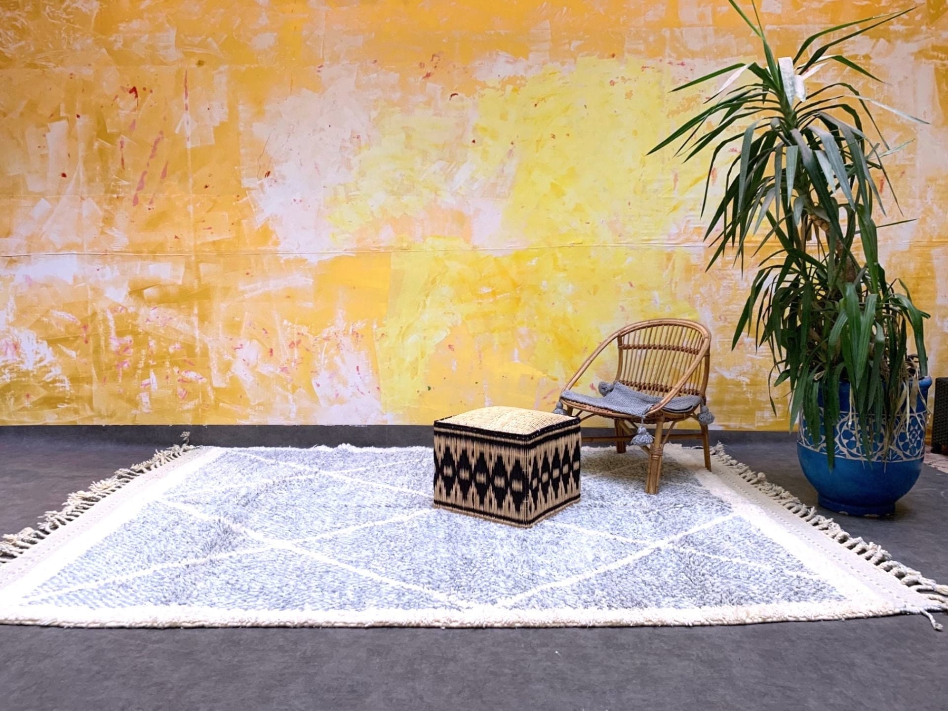 Neutral Outline Diamond Beni Ourain Rug