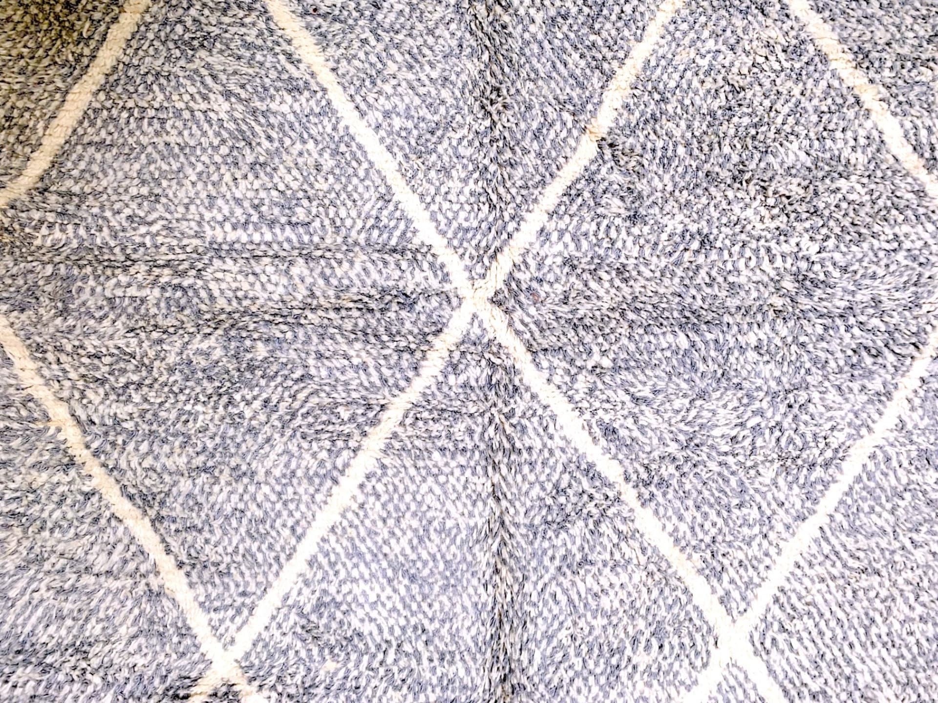 Neutral Outline Diamond Beni Ourain Rug