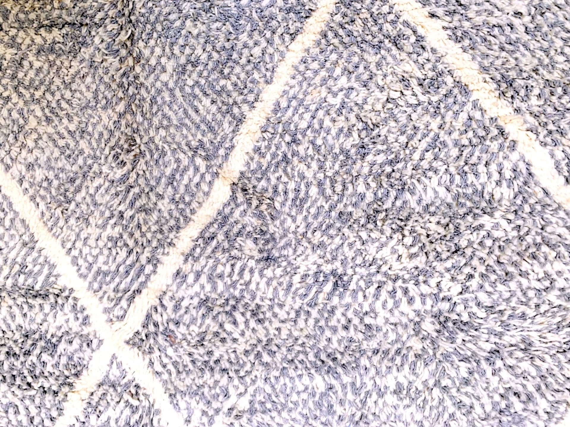 Neutral Outline Diamond Beni Ourain Rug