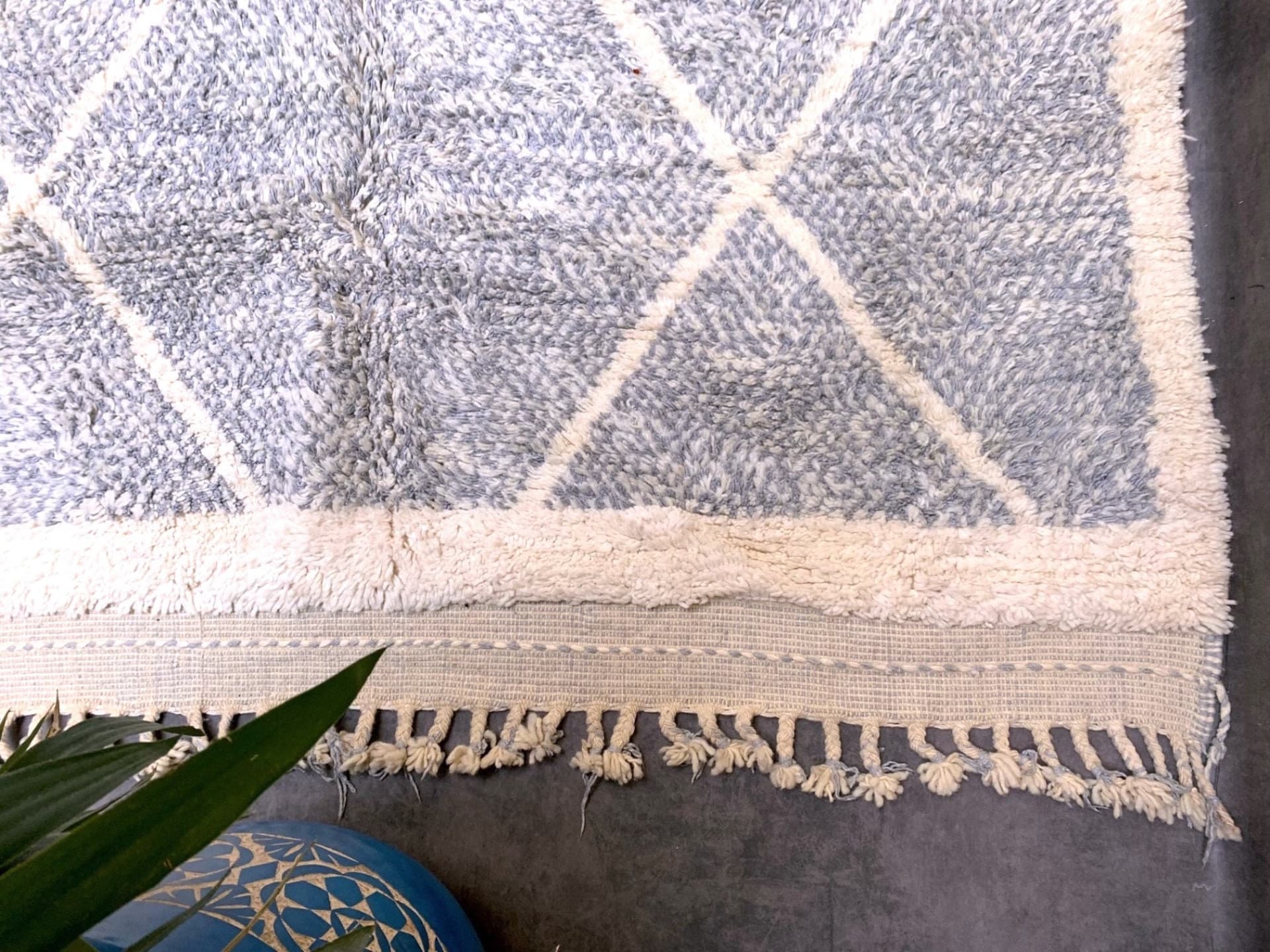 Neutral Outline Diamond Beni Ourain Rug