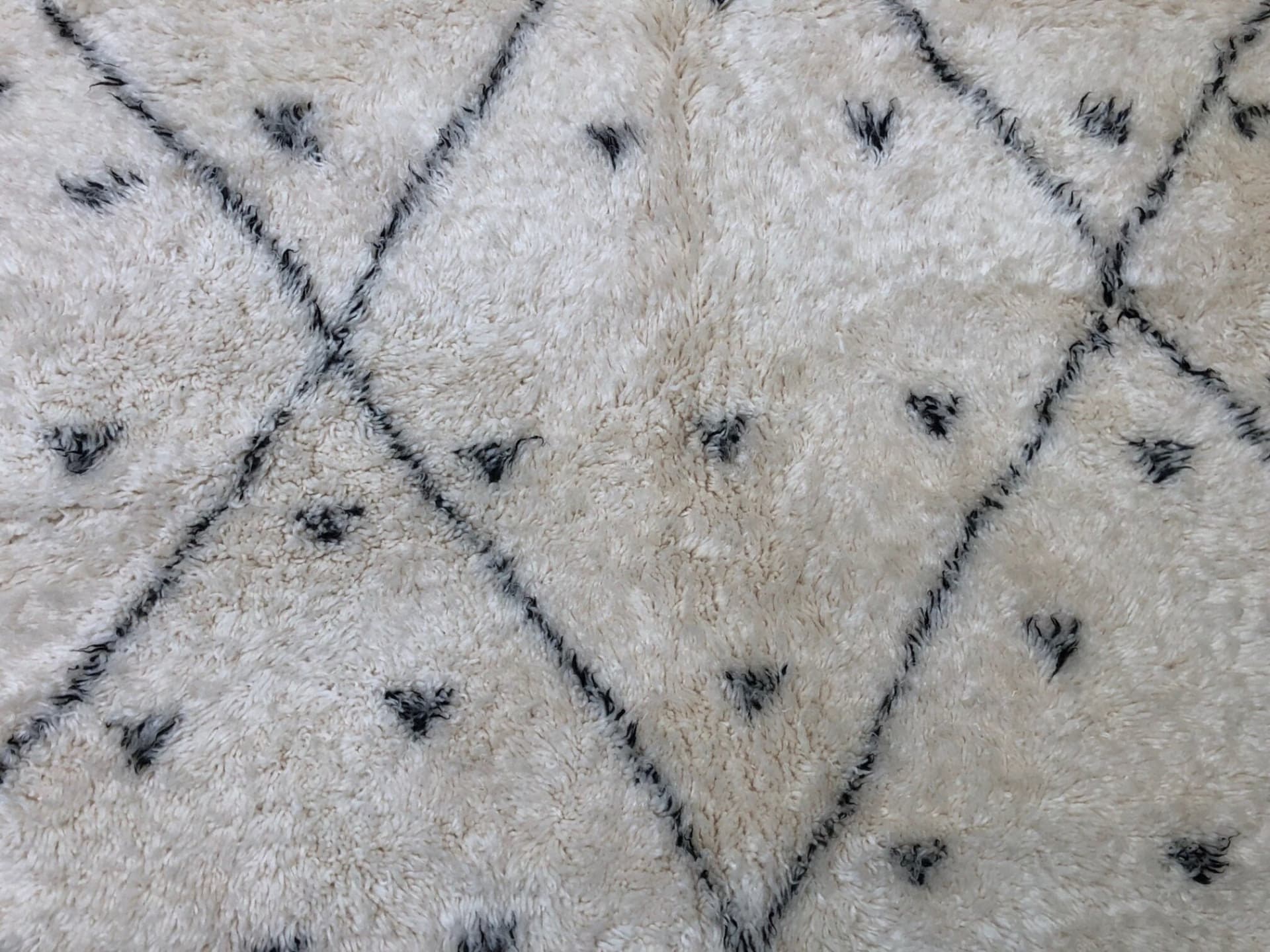 Ivory Speckled Diamond Beni Ourain Rug