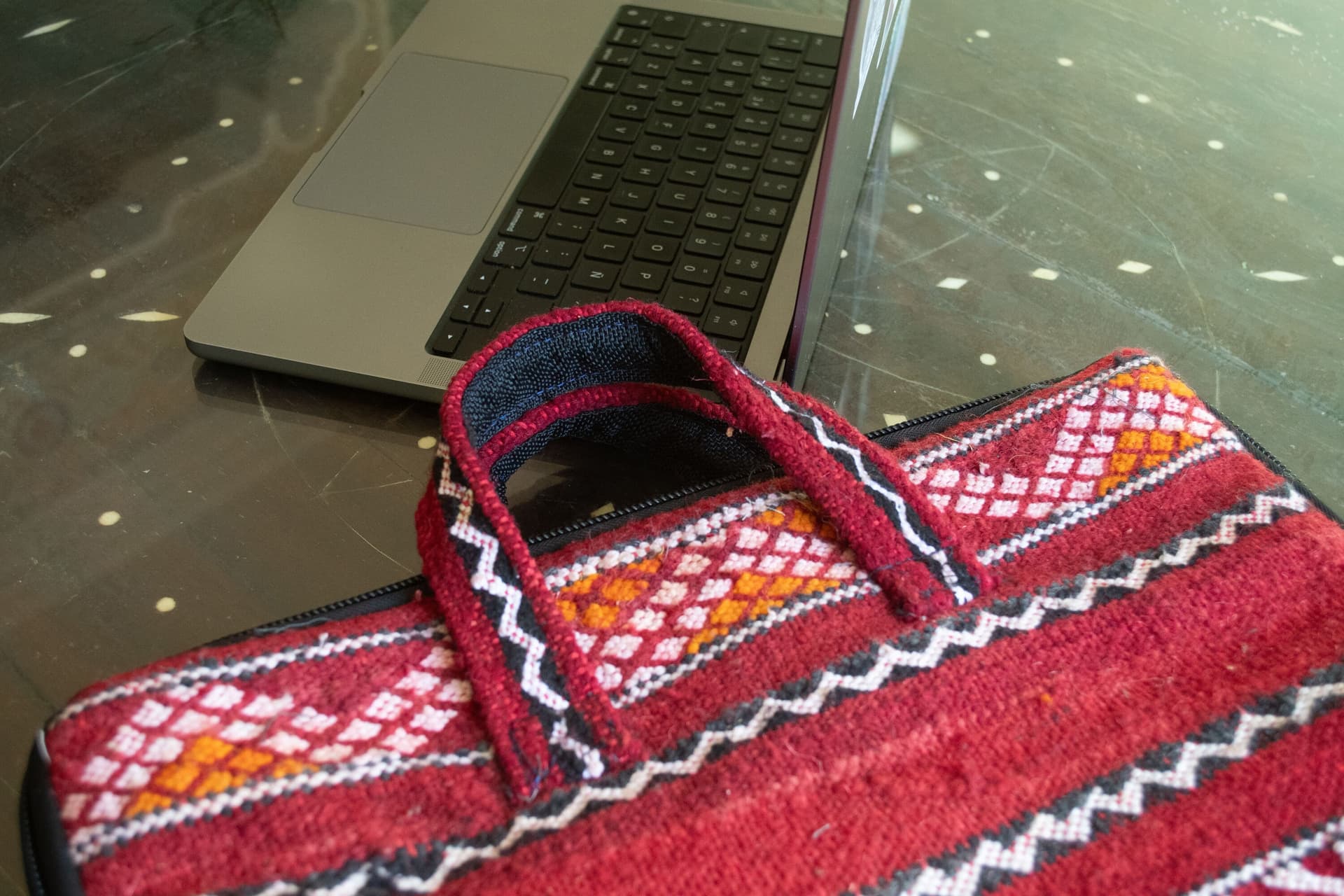 Moroccan Wool Laptop Bag 15 Inch – Handmade Berber Textile – Red Kilim Pattern – Boho Laptop Case