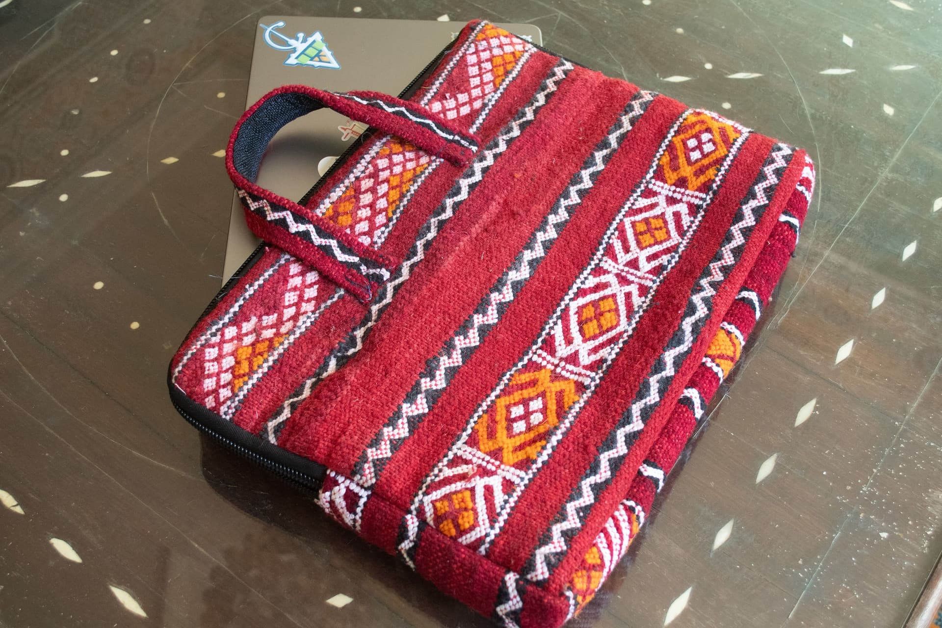 Moroccan Wool Laptop Bag 15 Inch – Handmade Berber Textile – Red Kilim Pattern – Boho Laptop Case