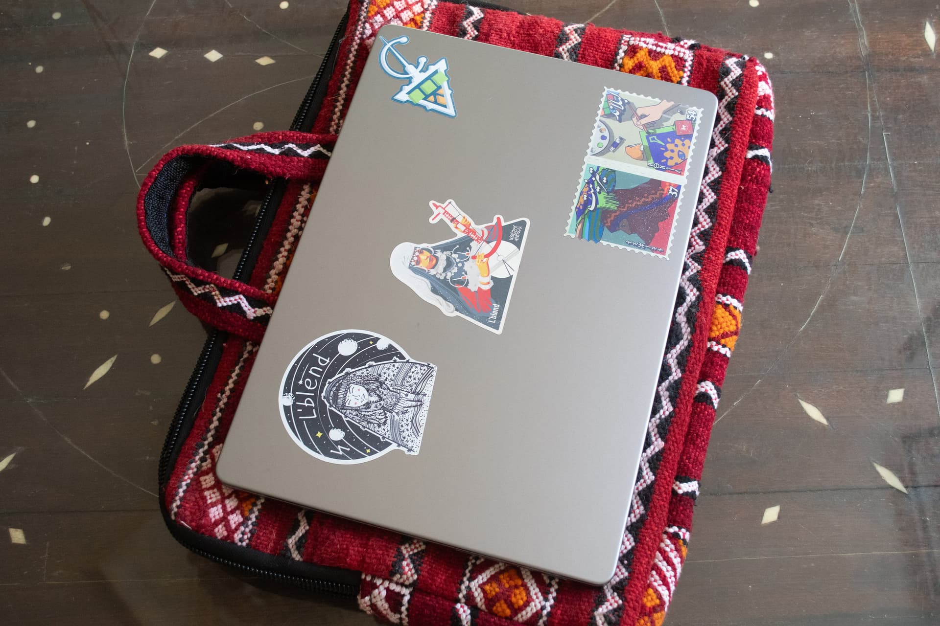 Moroccan Wool Laptop Bag 15 Inch – Handmade Berber Textile – Red Kilim Pattern – Boho Laptop Case
