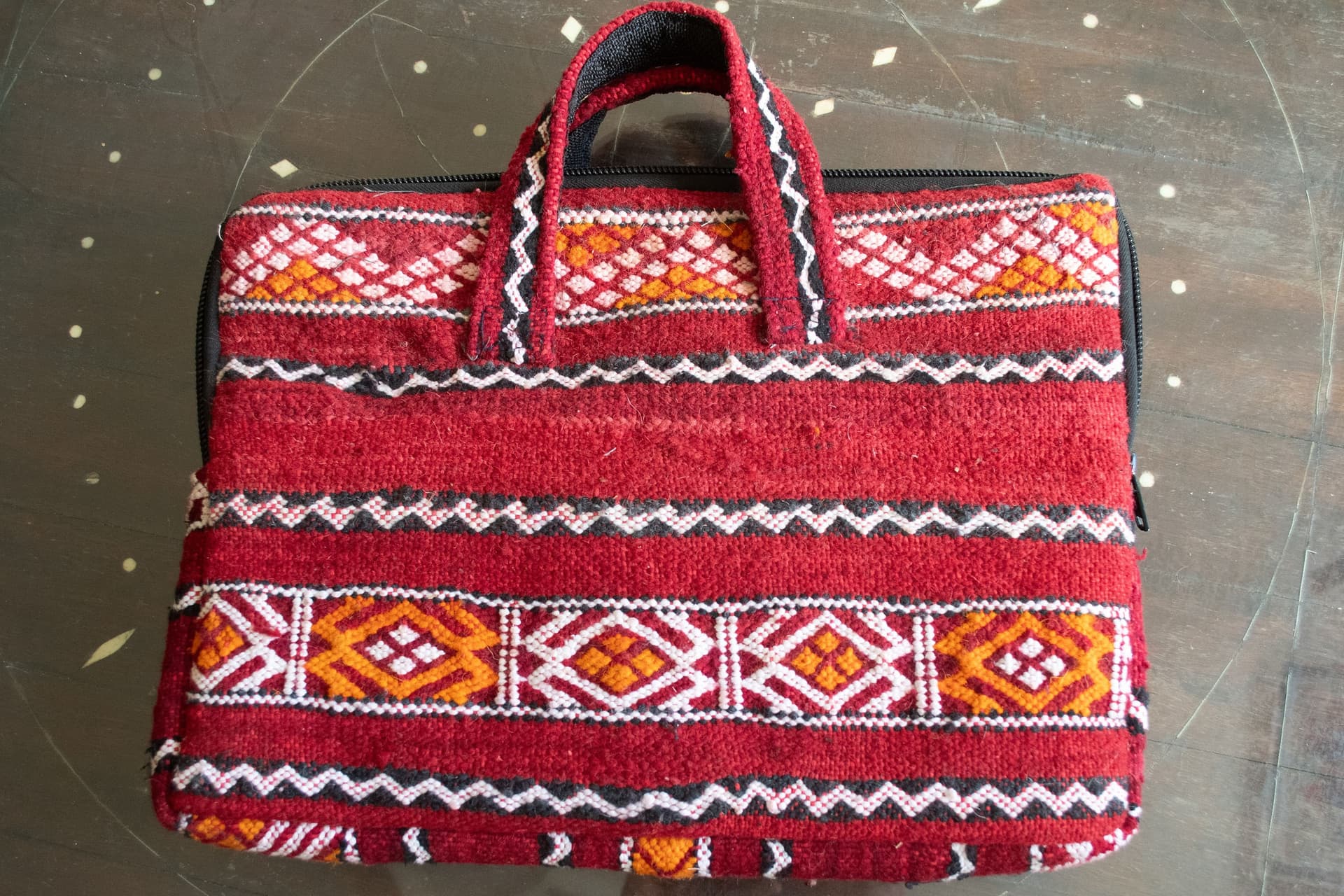 Moroccan Wool Laptop Bag 15 Inch – Handmade Berber Textile – Red Kilim Pattern – Boho Laptop Case