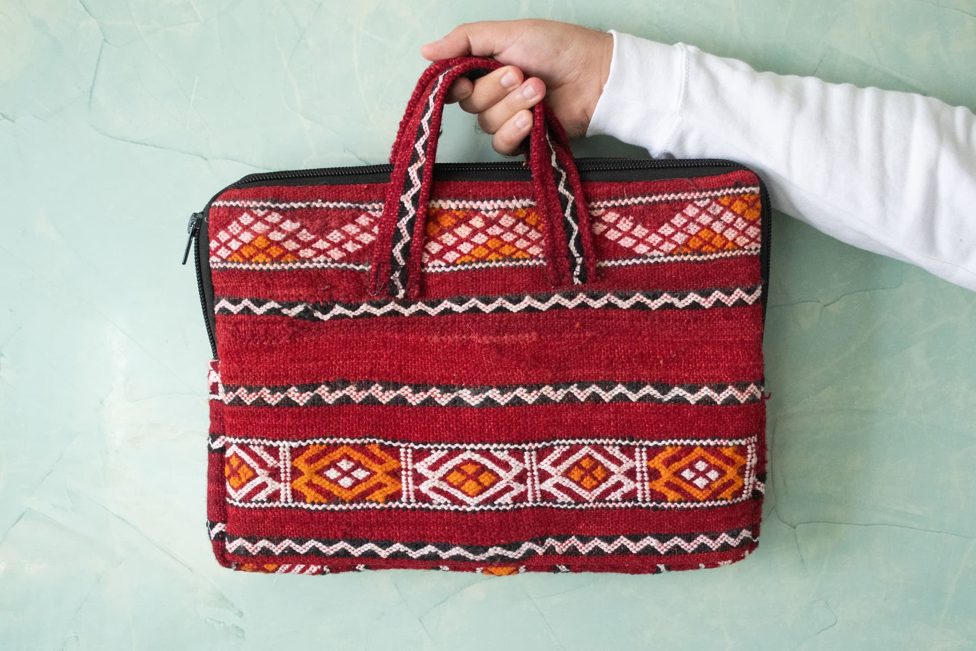 Moroccan Wool Laptop Bag 15 Inch – Handmade Berber Textile – Red Kilim Pattern – Boho Laptop Case