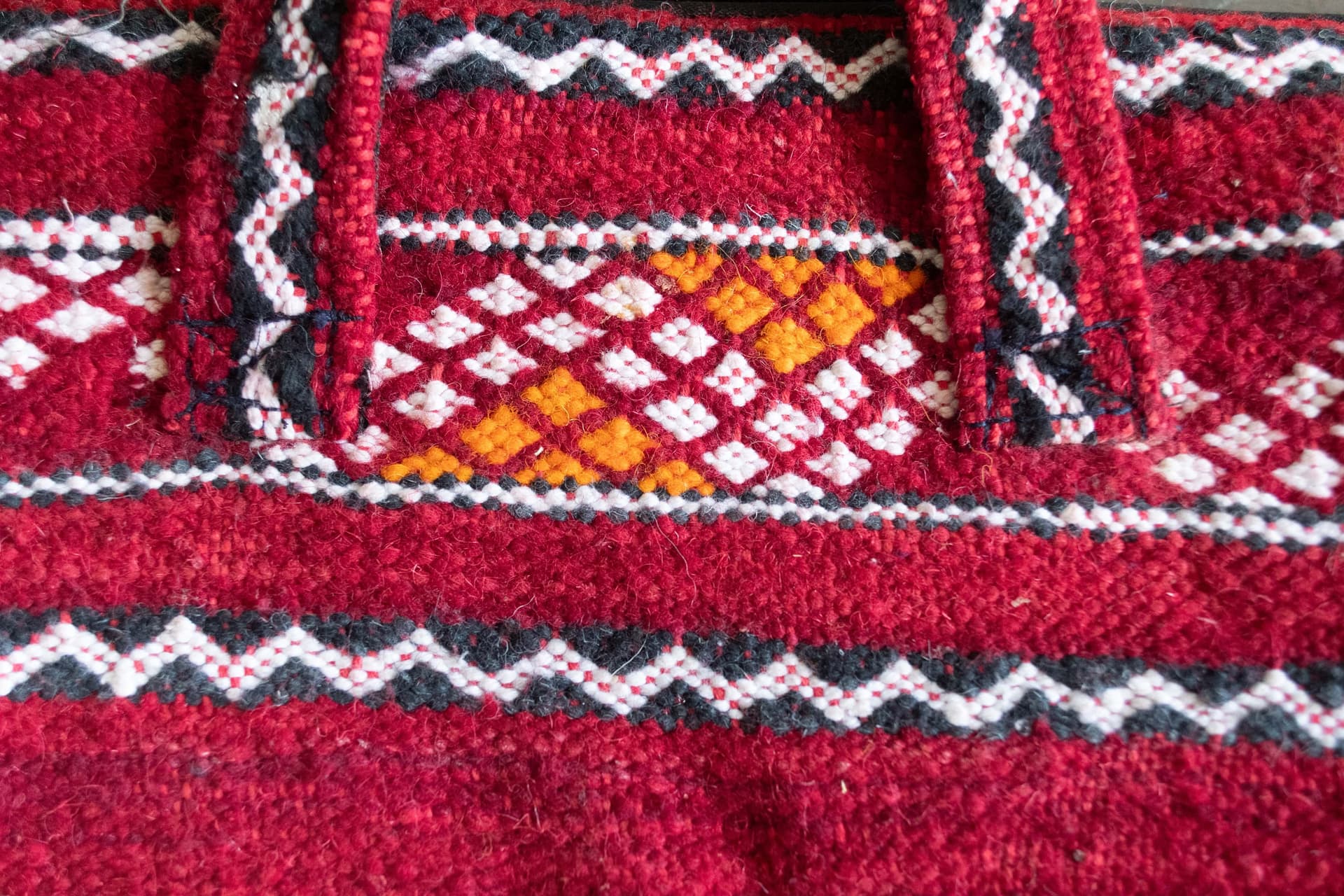 Moroccan Wool Laptop Bag 15 Inch – Handmade Berber Textile – Red Kilim Pattern – Boho Laptop Case
