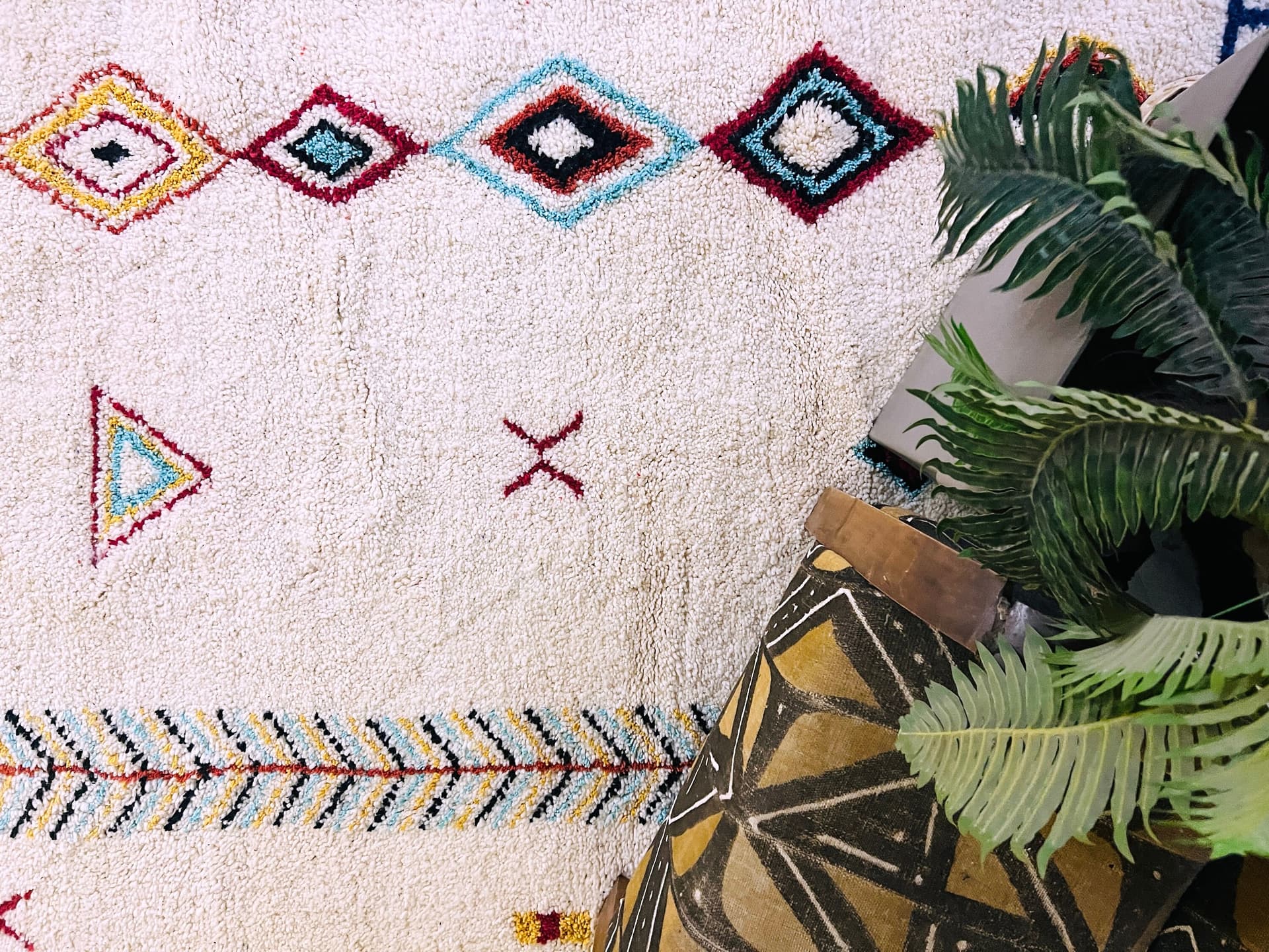 Neutral Leaf Column Beni Ourain Rug