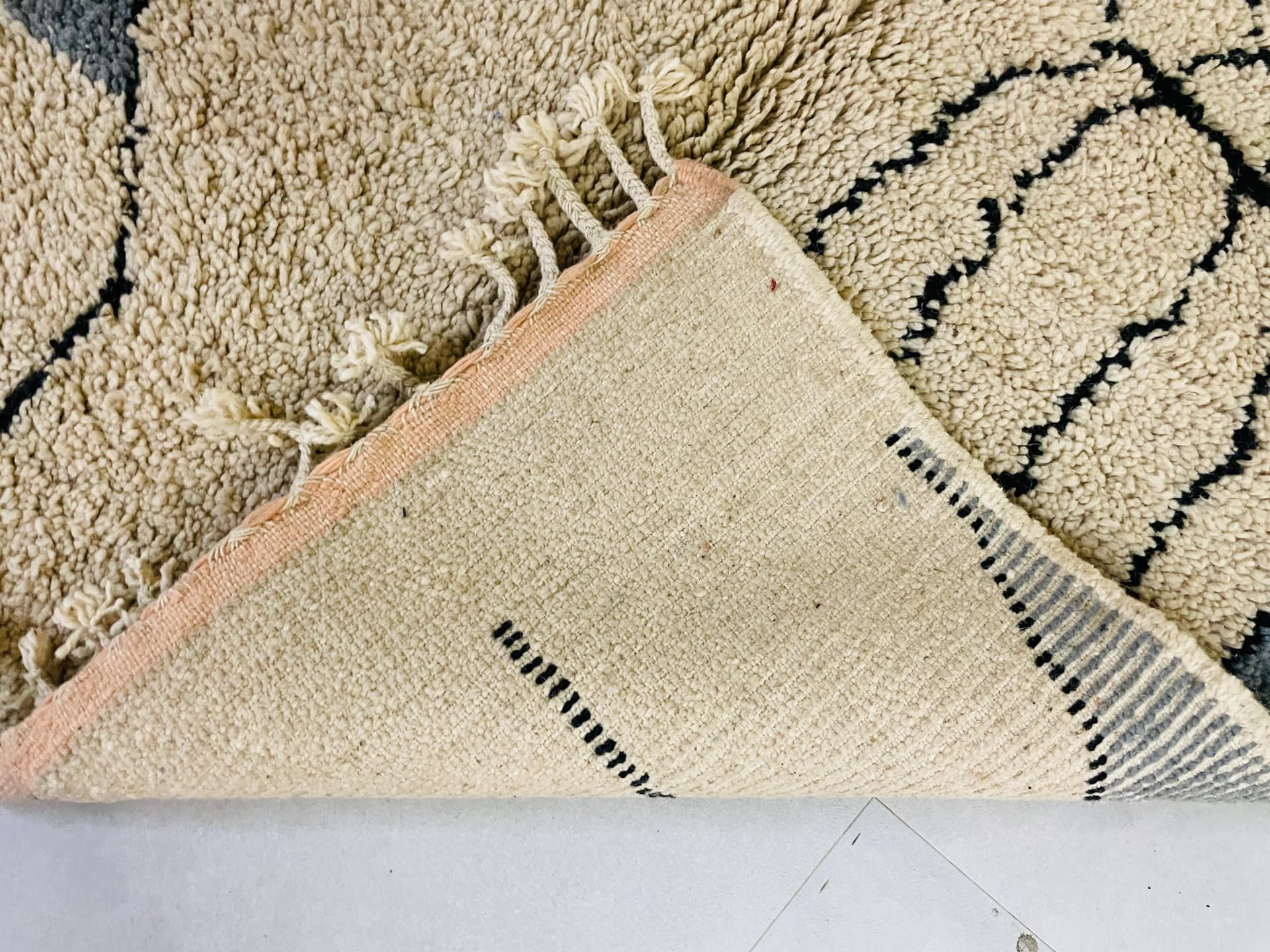 Neutral Cracked Diamond Beni Ourain Rug