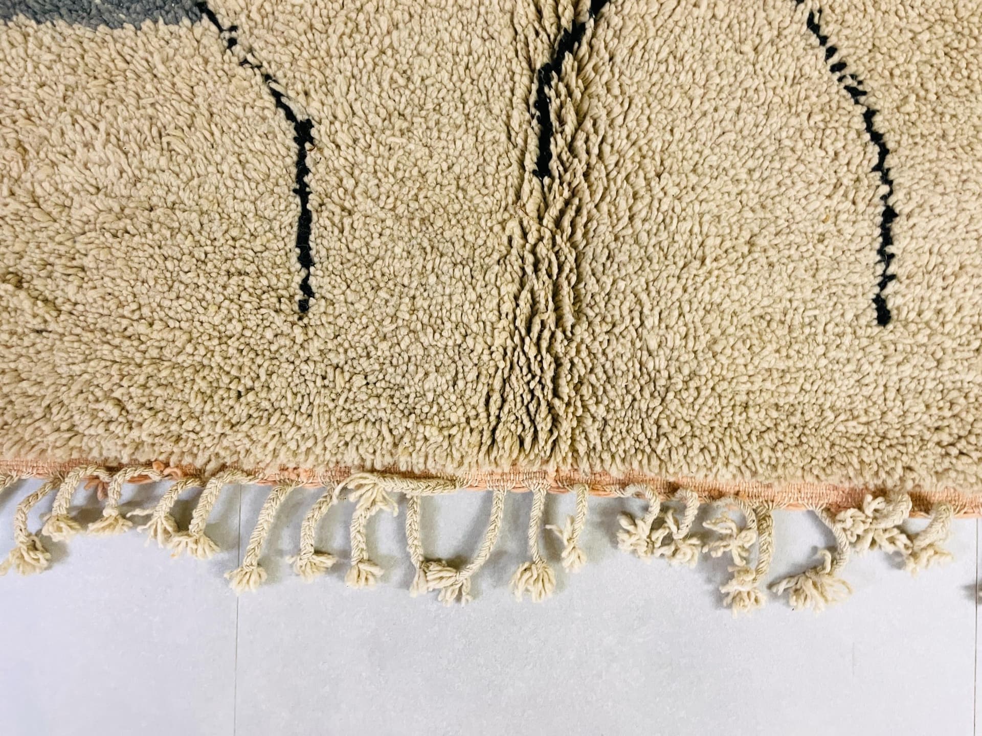 Neutral Cracked Diamond Beni Ourain Rug