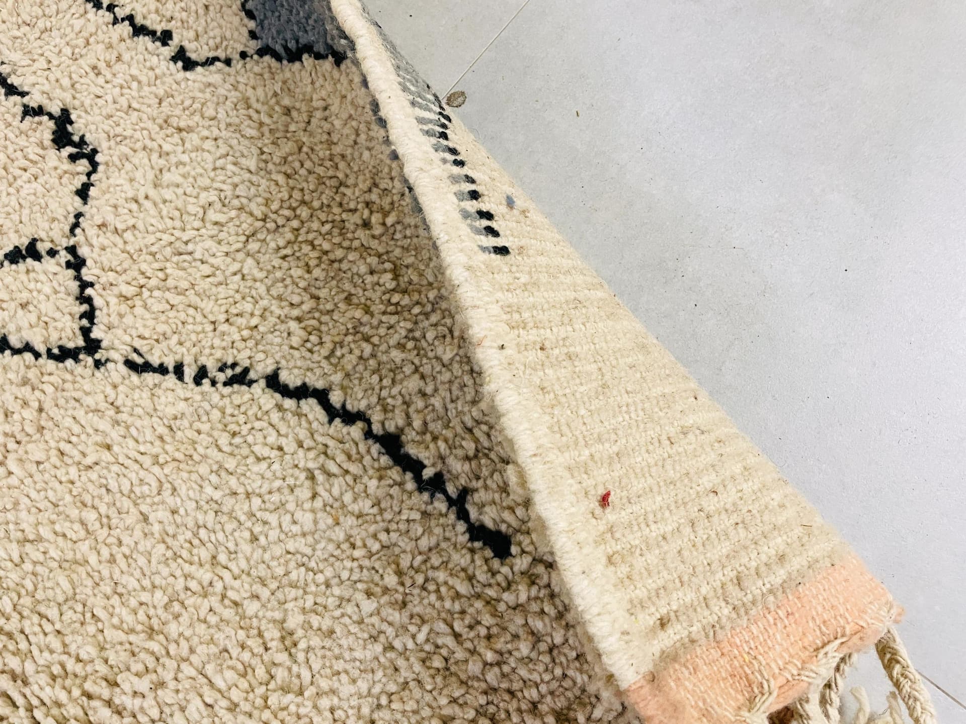 Neutral Cracked Diamond Beni Ourain Rug