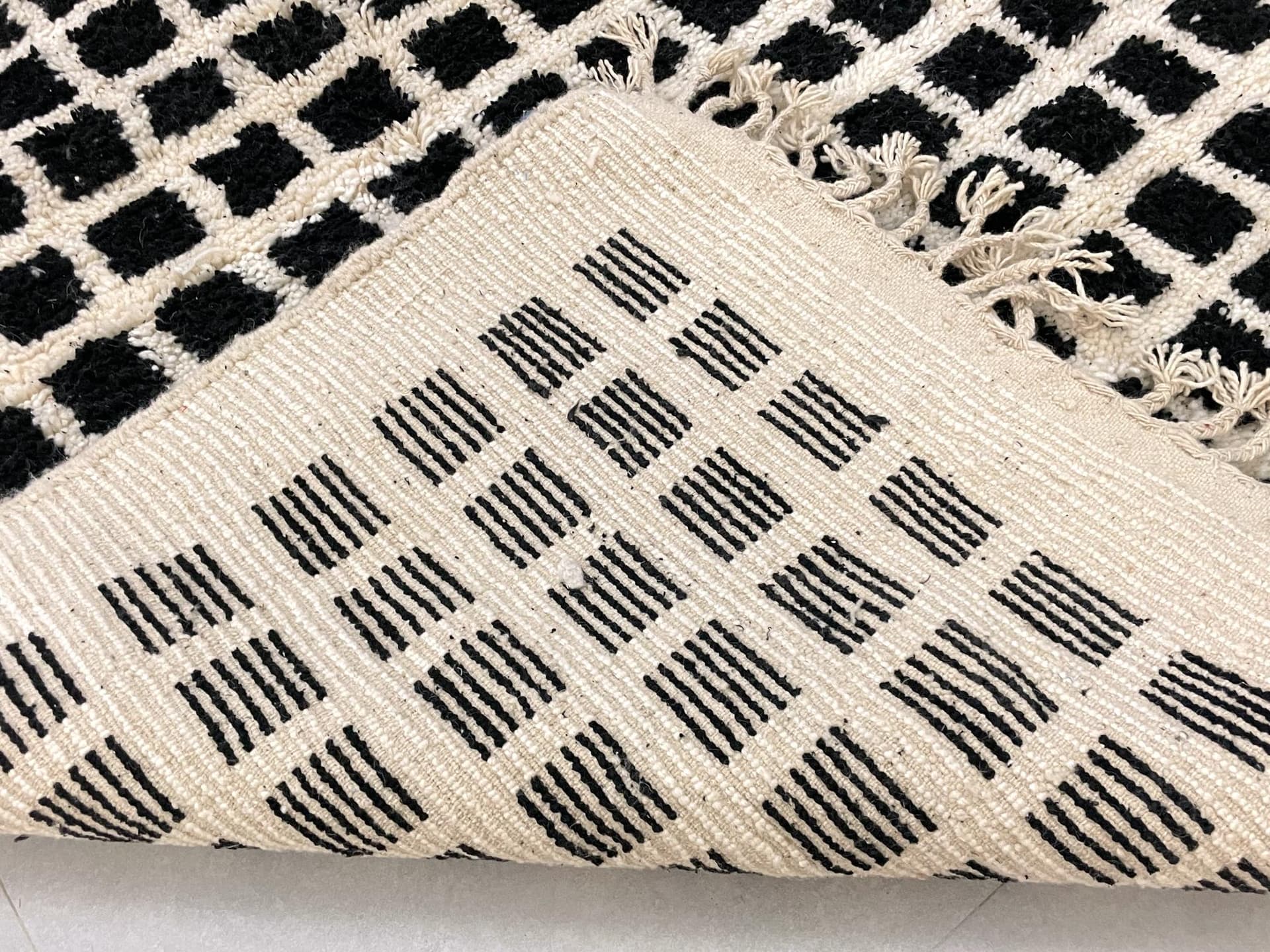 Ivory Staggered Grid Beni Ourain Rug