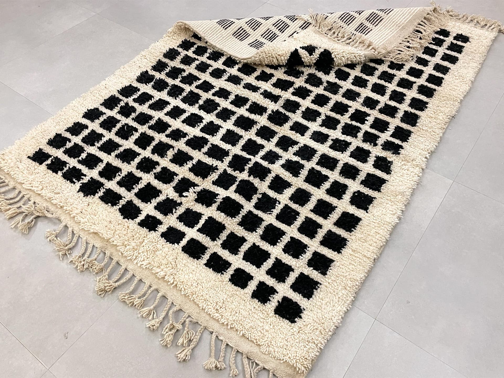 Ivory Staggered Grid Beni Ourain Rug