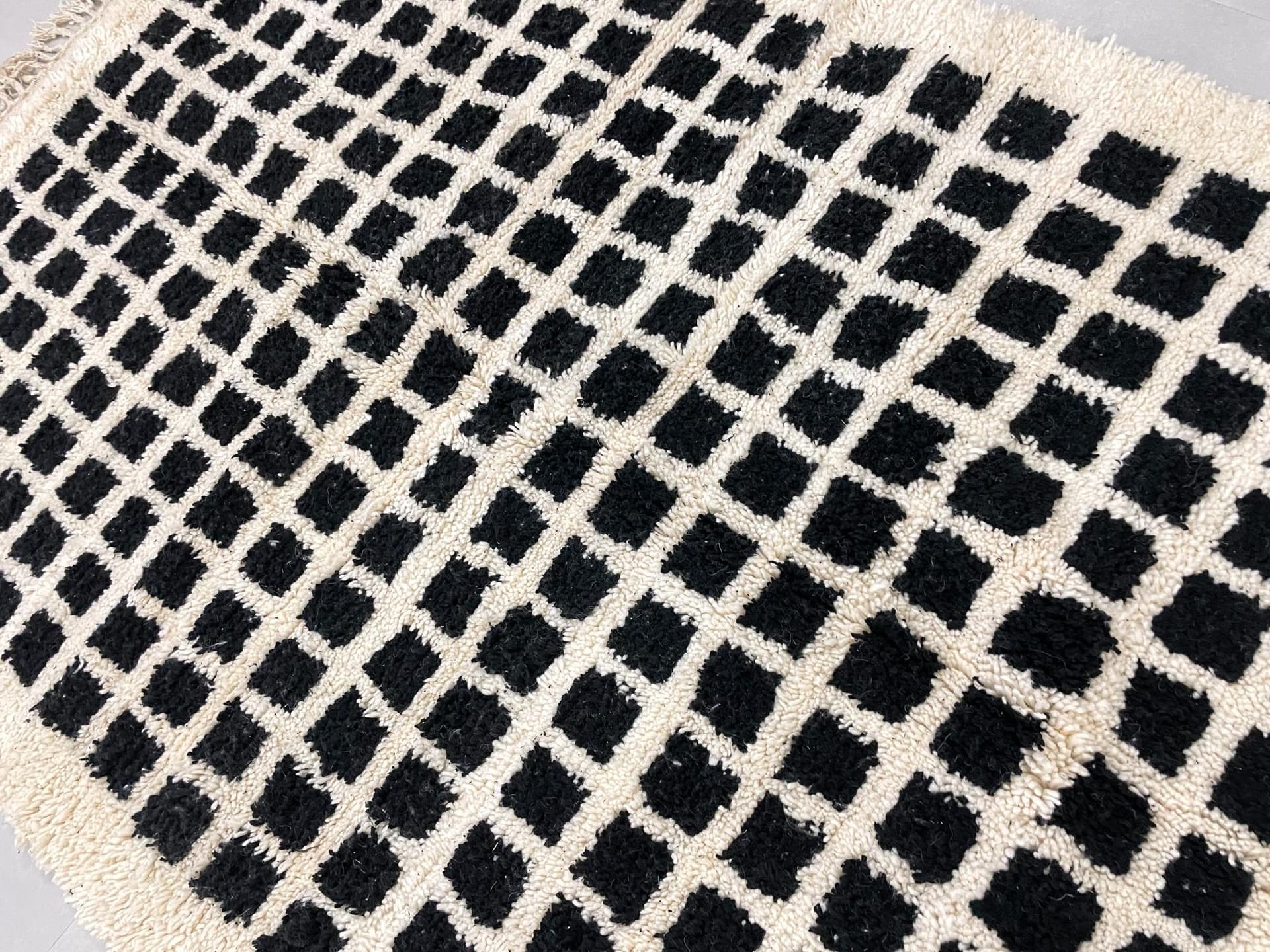 Ivory Staggered Grid Beni Ourain Rug