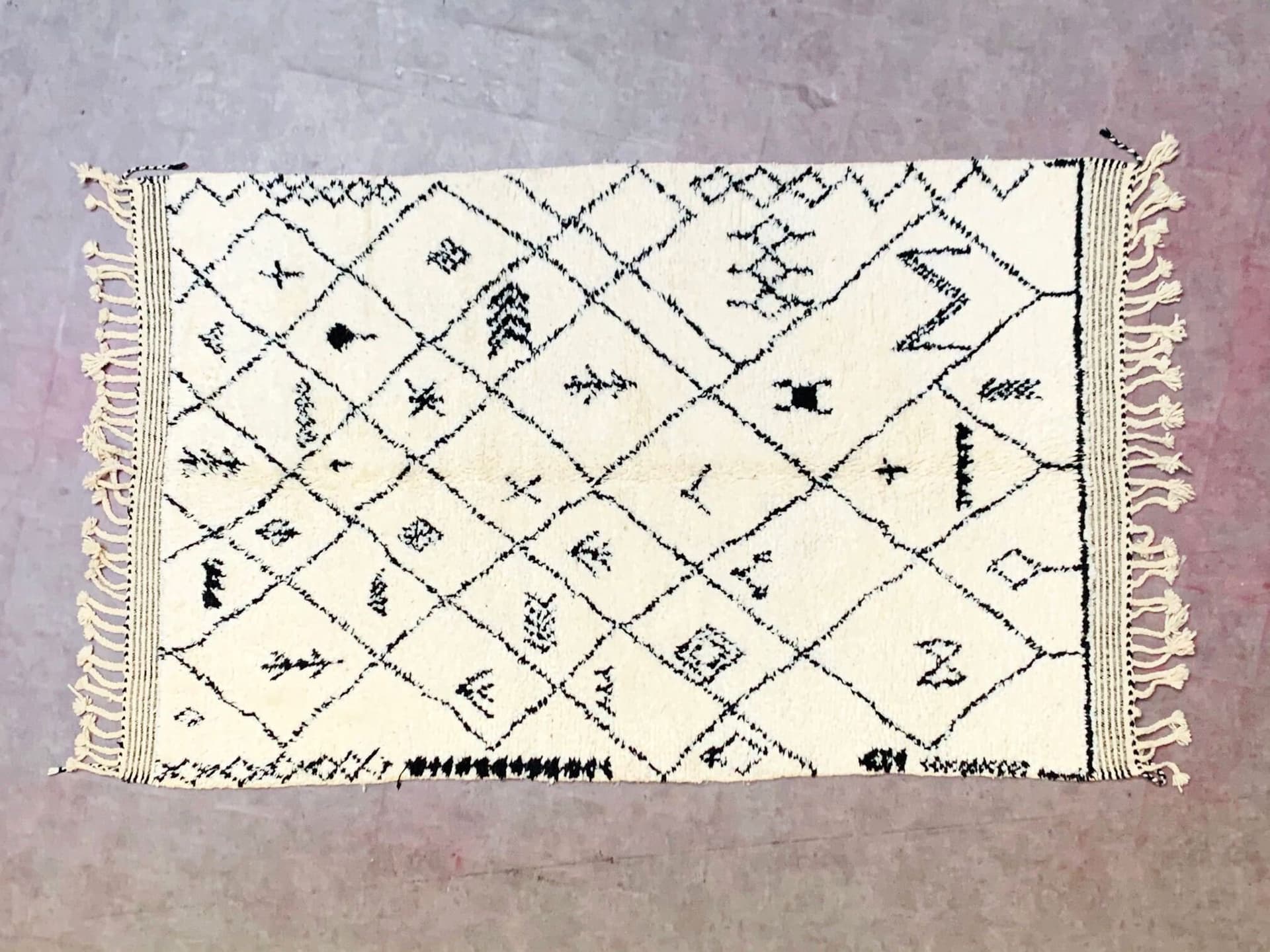 Ivory Scattered Diamond Beni Ourain Rug