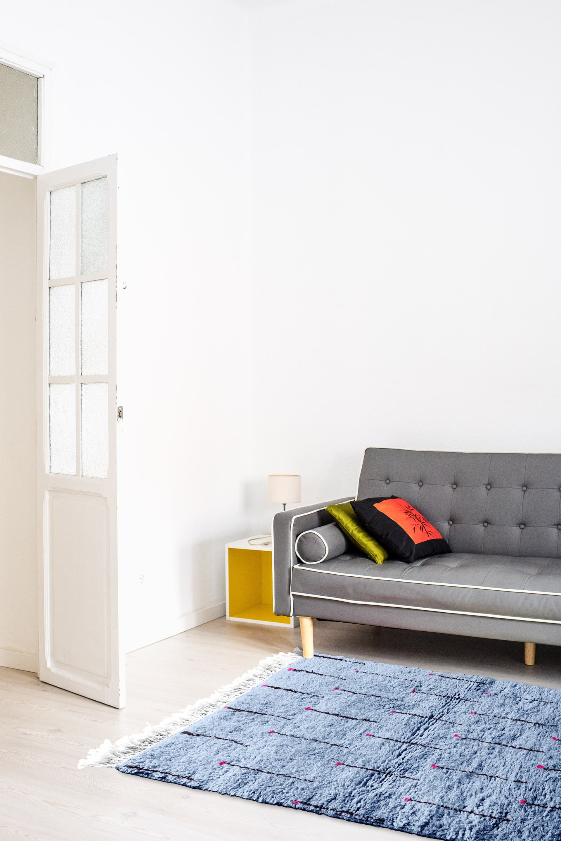 Light Blue Linear Beni Mrirt Rug