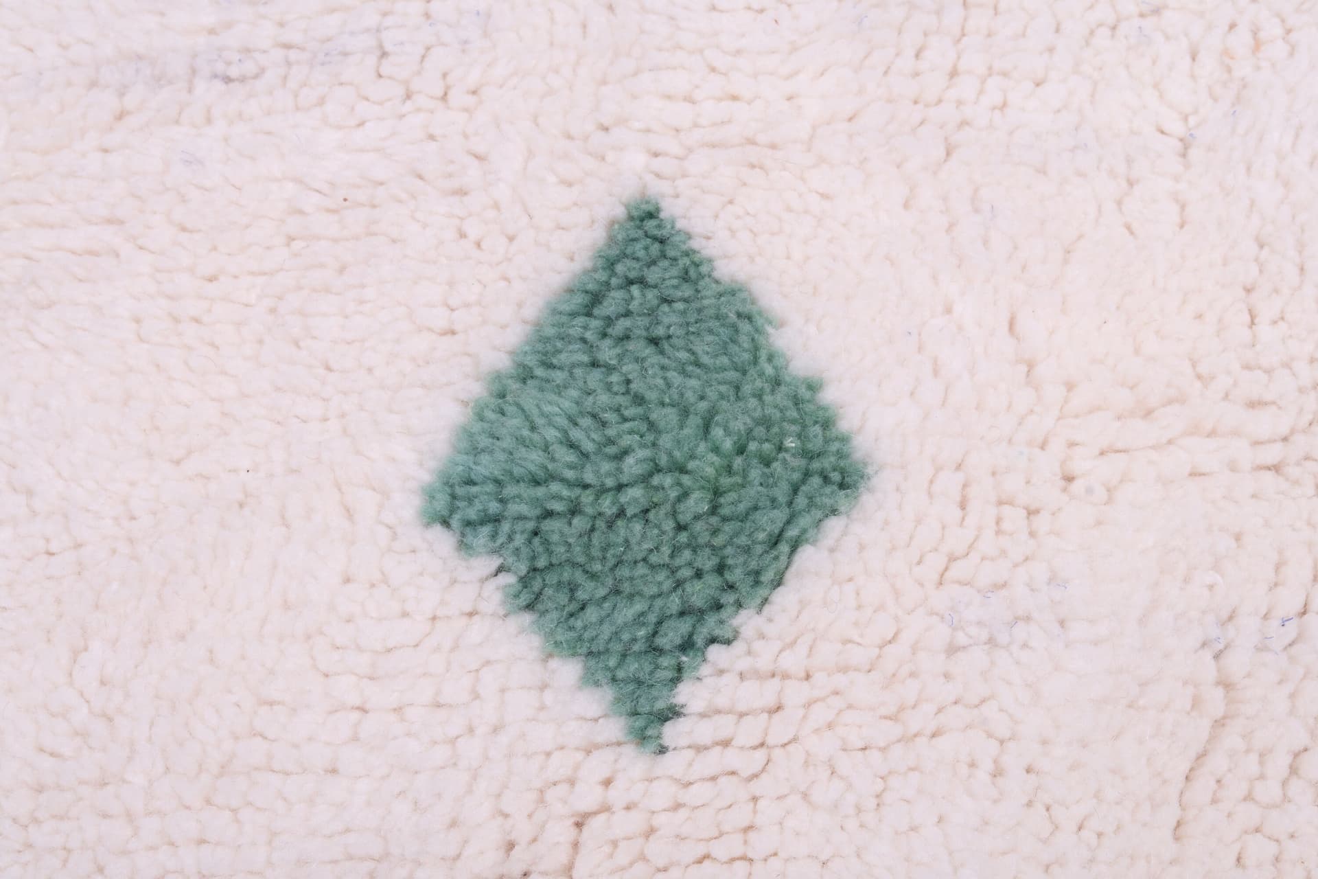 Ivory Green Diamond Beni Mrirt Rug