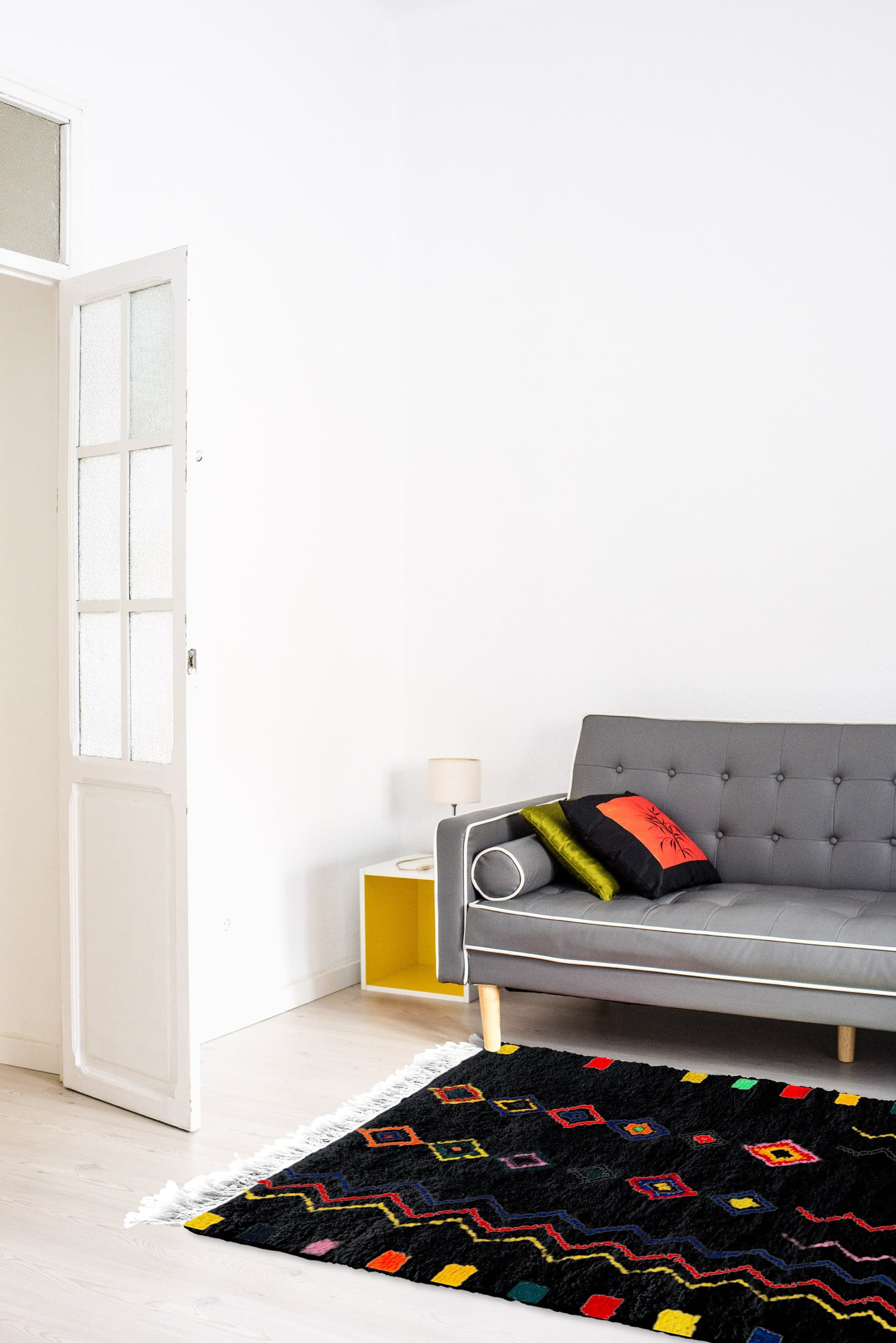 Black Zigzag Diamond Rug