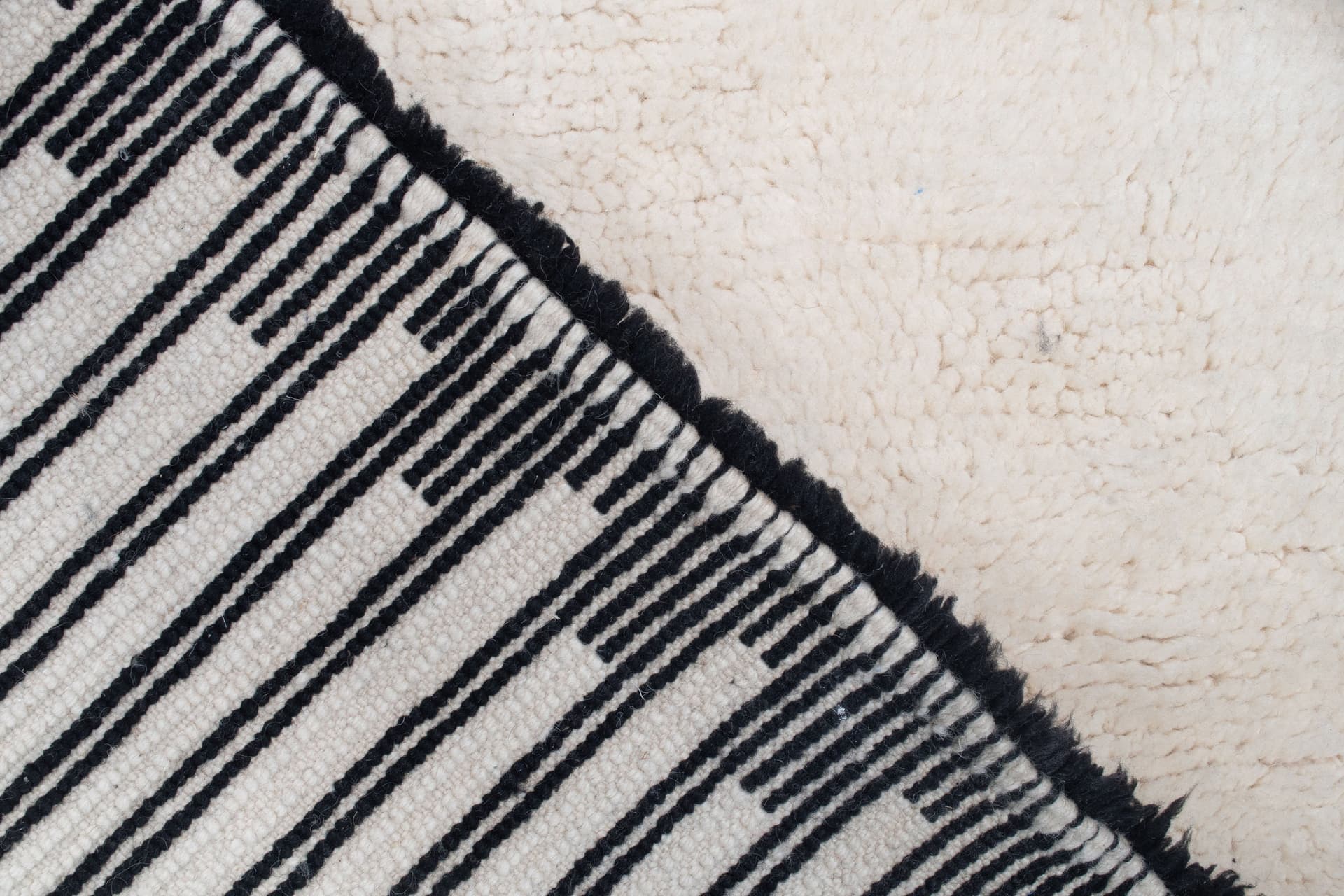 Moroccan Rug Beni Ourain 5x7 Wool Black Ivory Minimalist Living Room