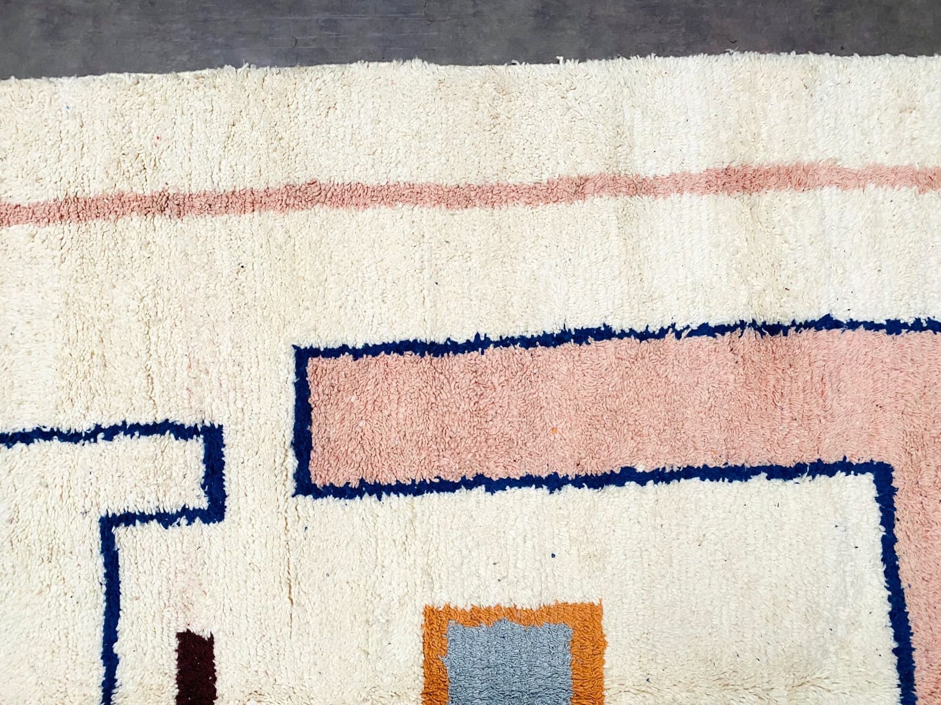 Neutral Linear Beni Ourain Rug