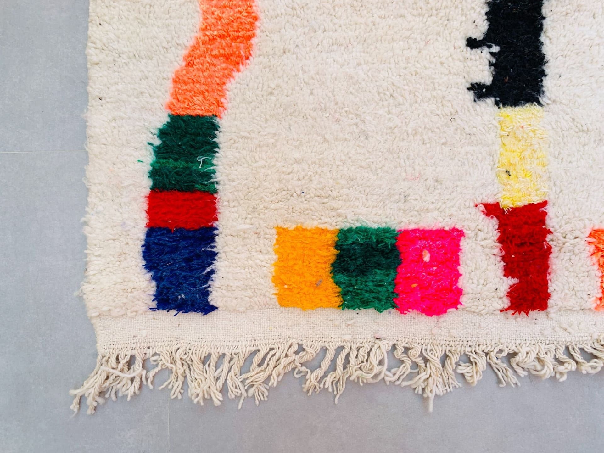 Neutral Abstract Line Beni Ourain Rug