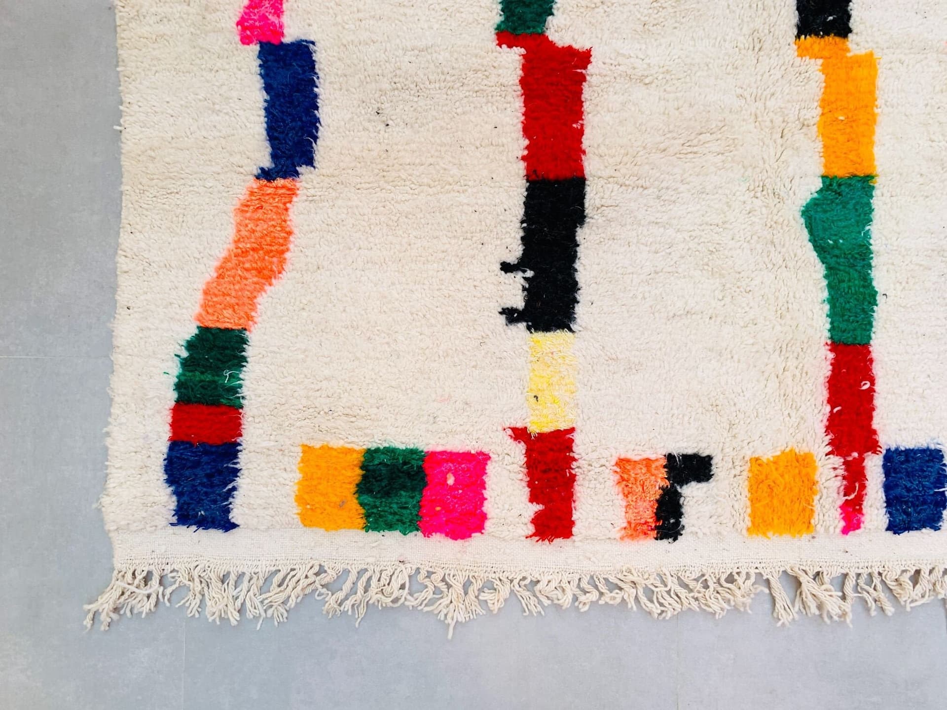 Neutral Abstract Line Beni Ourain Rug