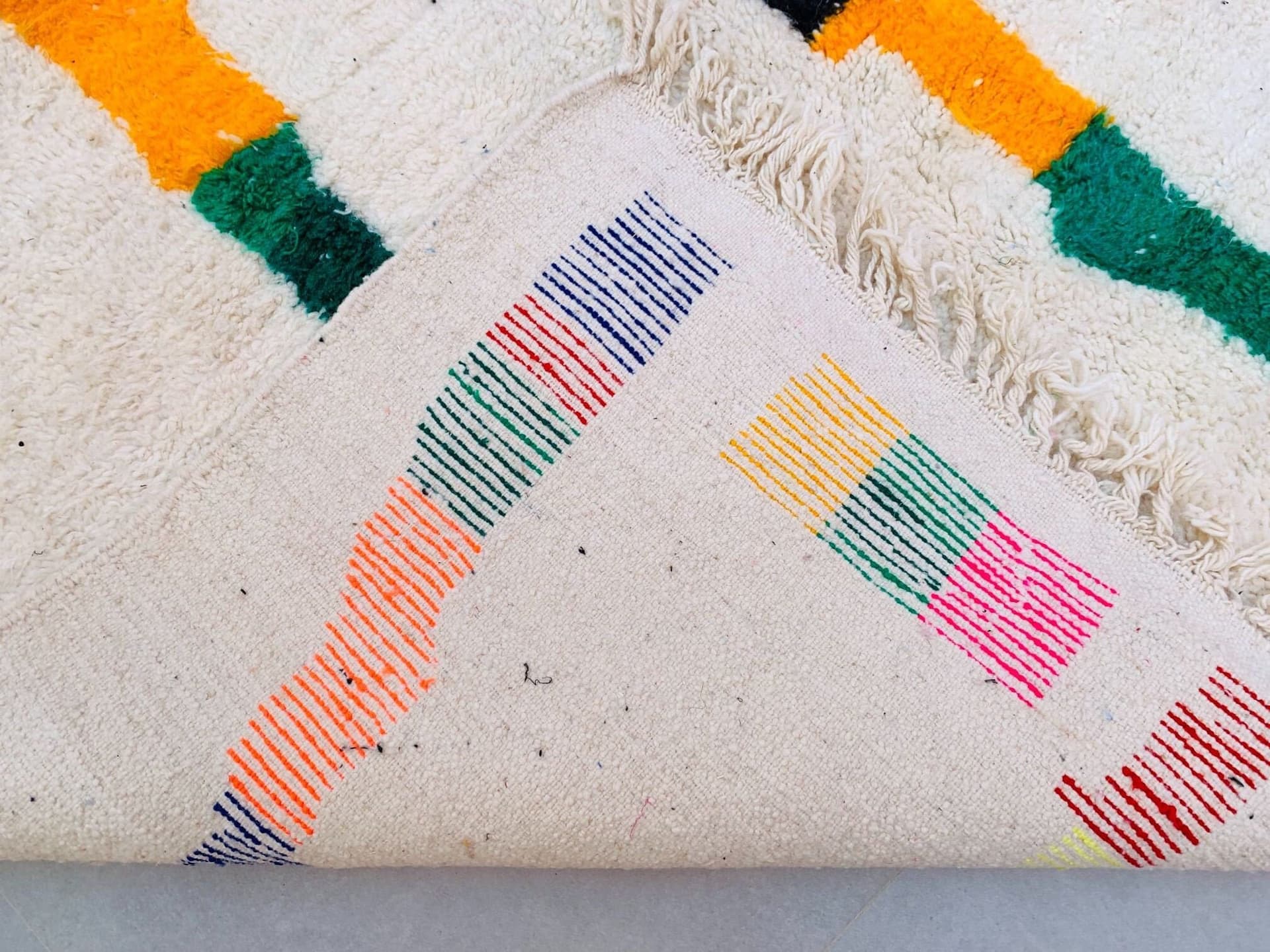 Neutral Abstract Line Beni Ourain Rug