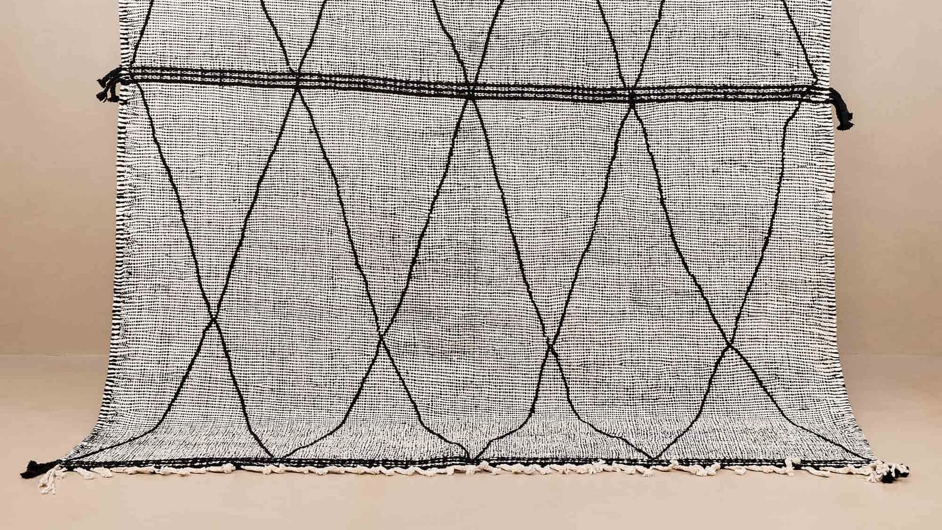Moroccan Rug Handmade Wool 8x10 - Ivory Black Minimalist Boho Area Rug for Living Room Bedroom - Kilim Taznakht