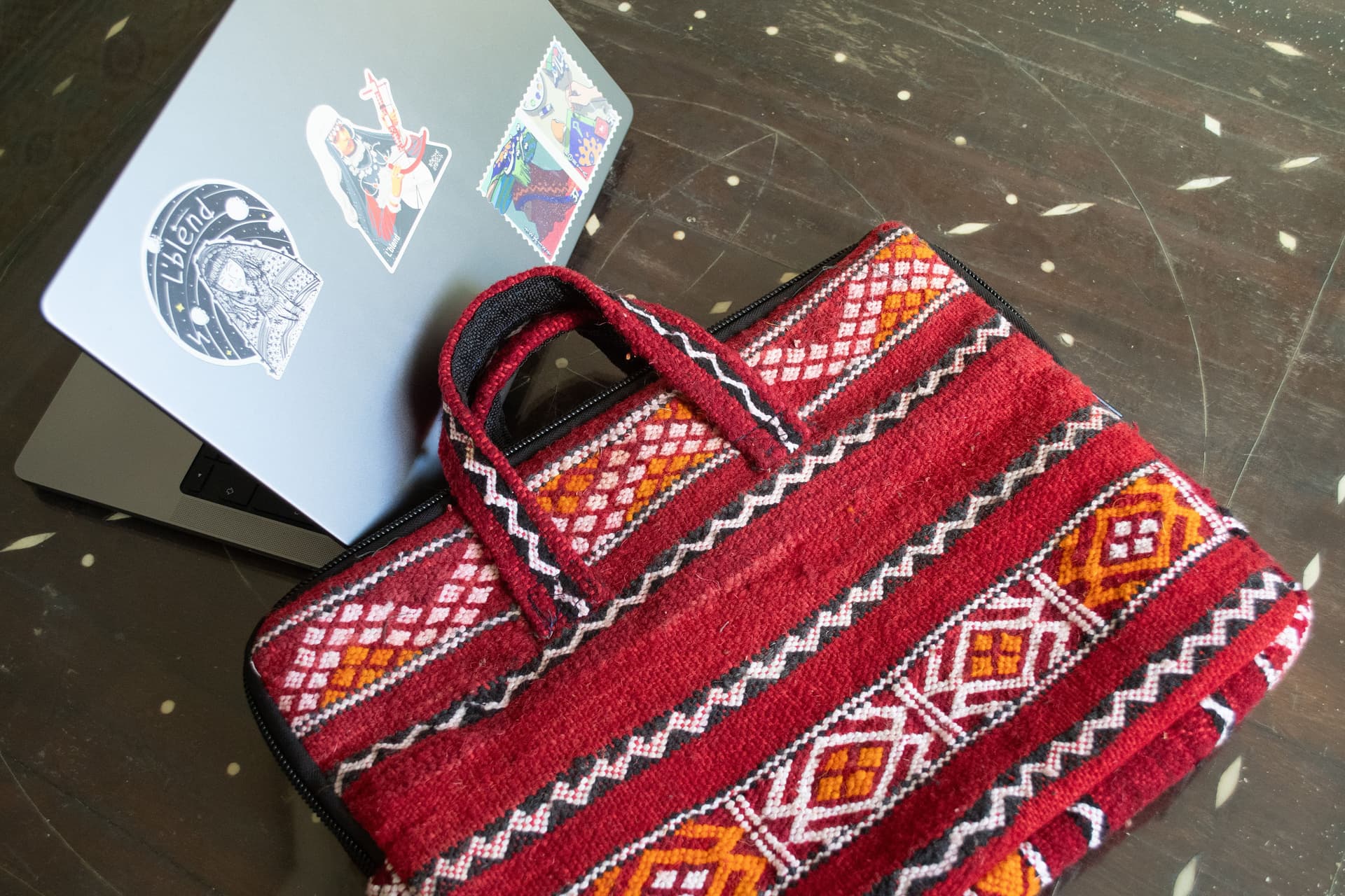 Moroccan Wool Laptop Bag 15 Inch – Handmade Berber Textile – Red Kilim Pattern – Boho Laptop Case